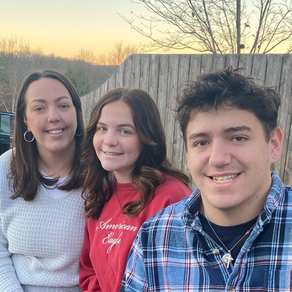 Meet your Posher, June - Picture 1 of 1